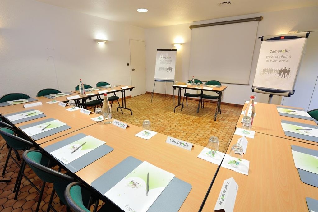 Campanile Saintes Facilidades foto
